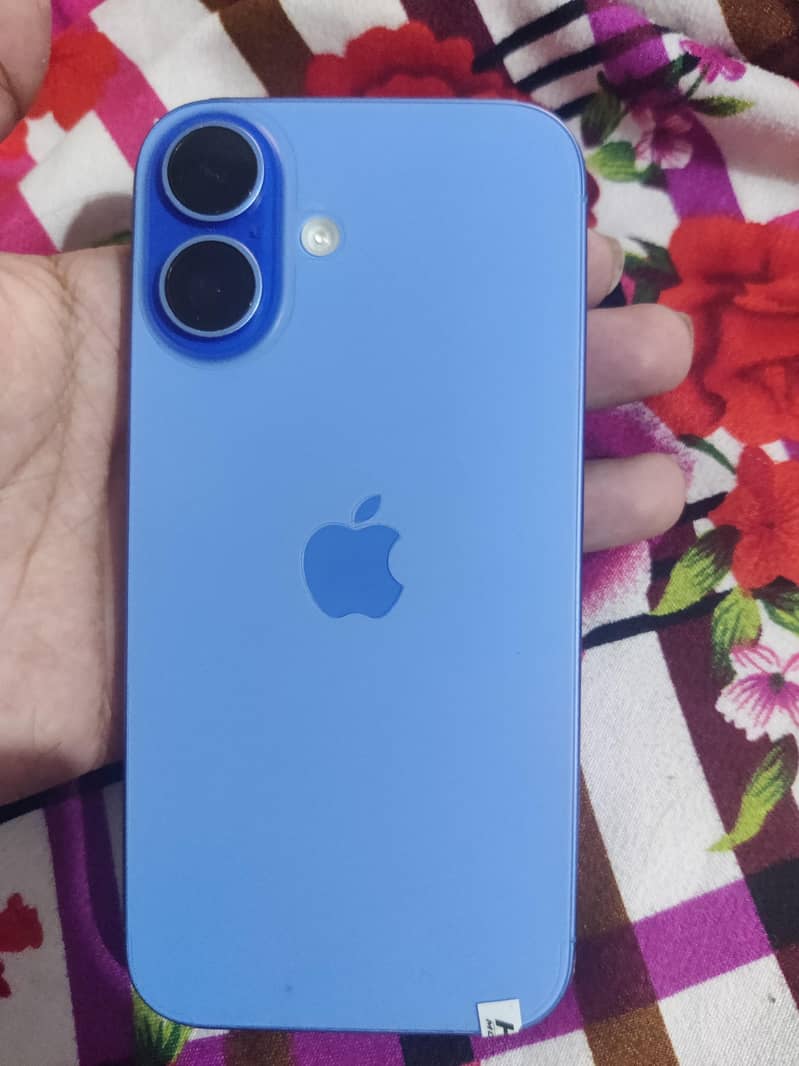 Apple iPhone 16 2