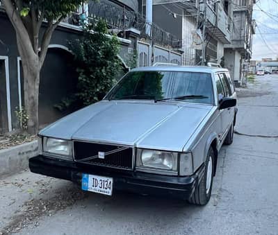 Volvo station wagon 740 GLr 1988