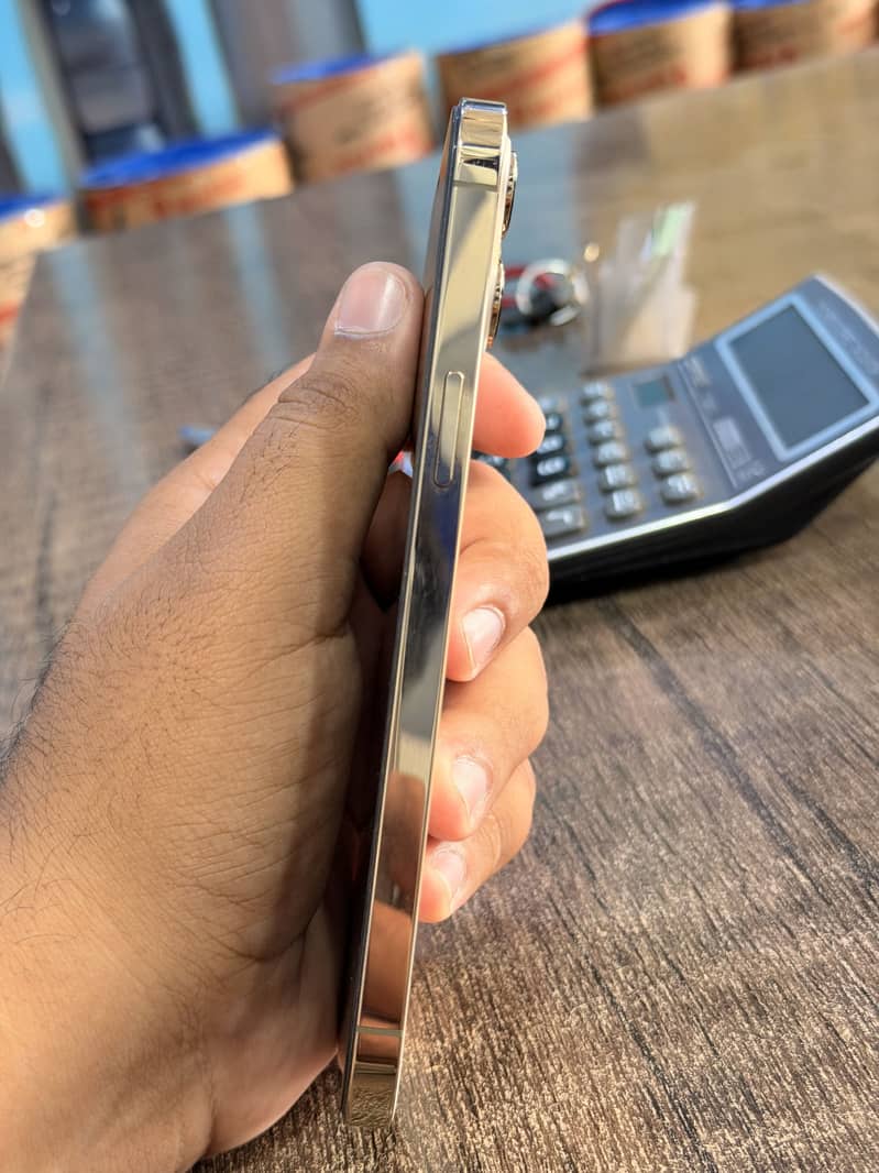 iPhone 12 Pro Max 3