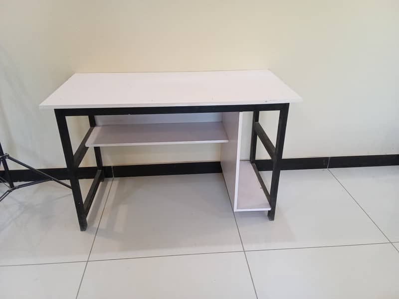 Brand New Computer Table 0