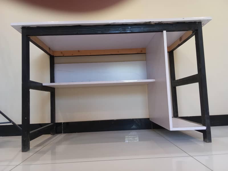 Brand New Computer Table 1