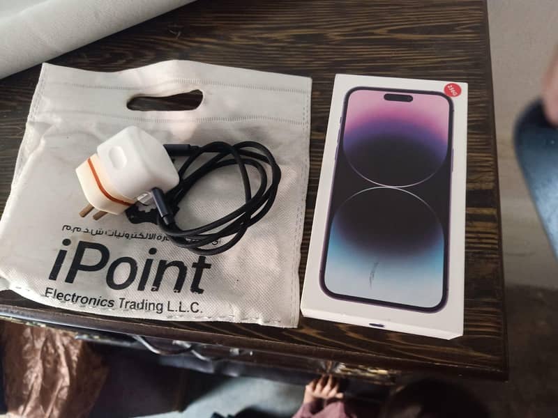 Apple iPhone 14 Pro Max 0