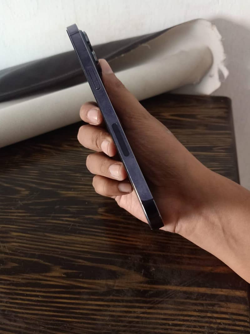 Apple iPhone 14 Pro Max 8