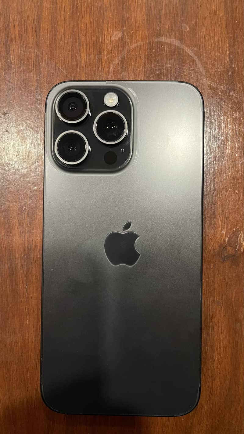 Apple iPhone 15 Pro Max 5