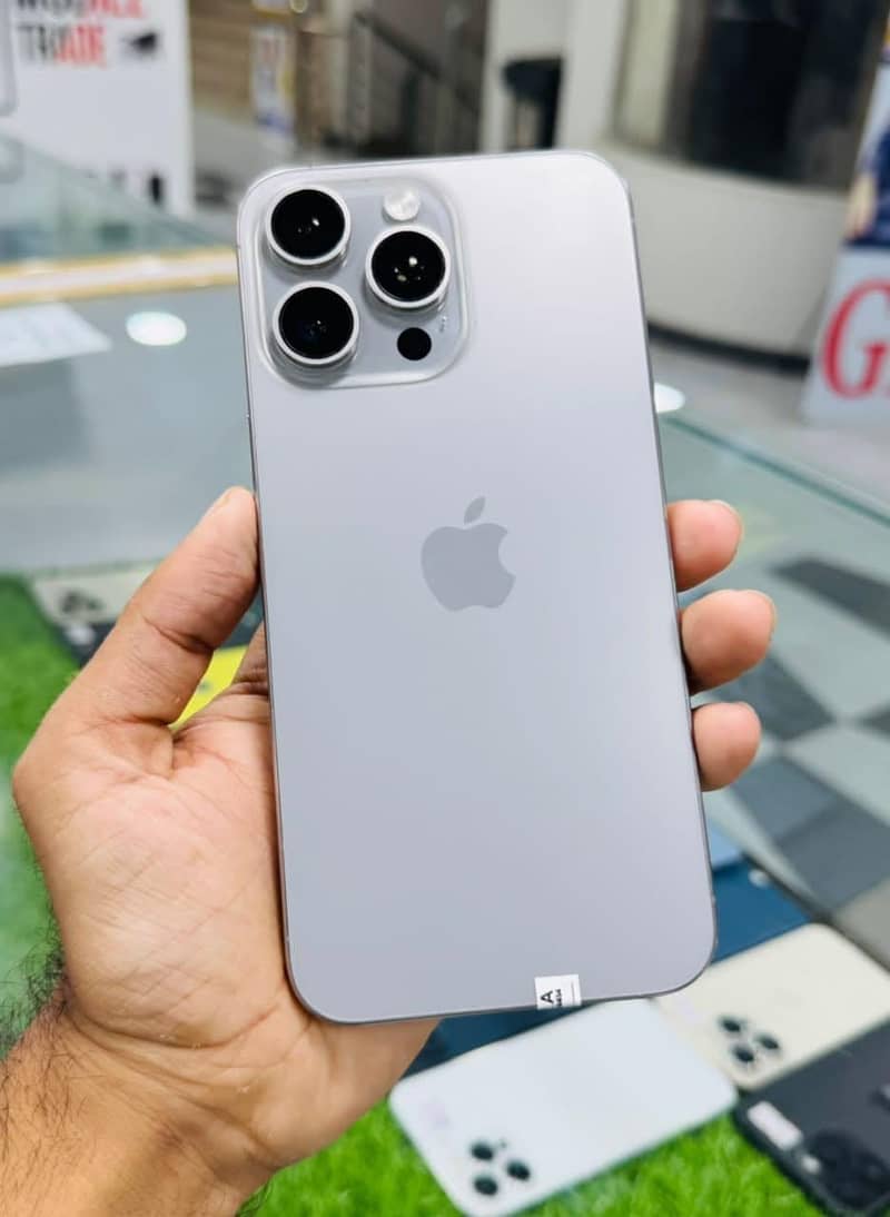 Apple iPhone 15 Pro Max 2