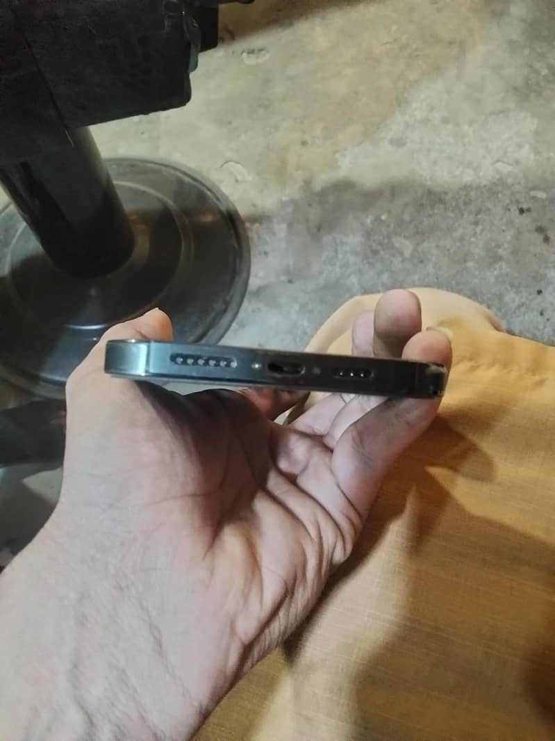 Apple iPhone 13 Pro Max 3