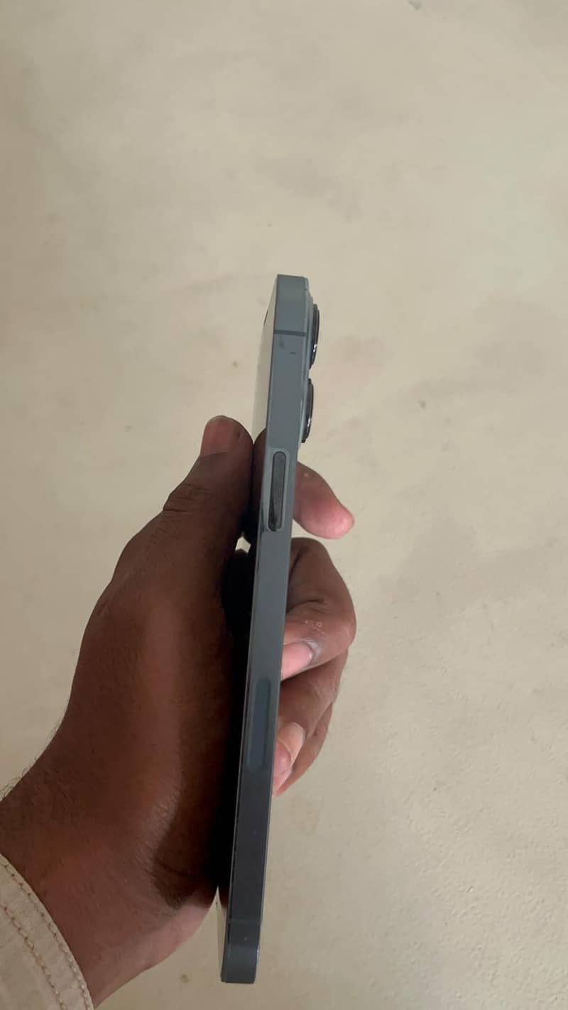 Apple iPhone 13 Pro Max 4