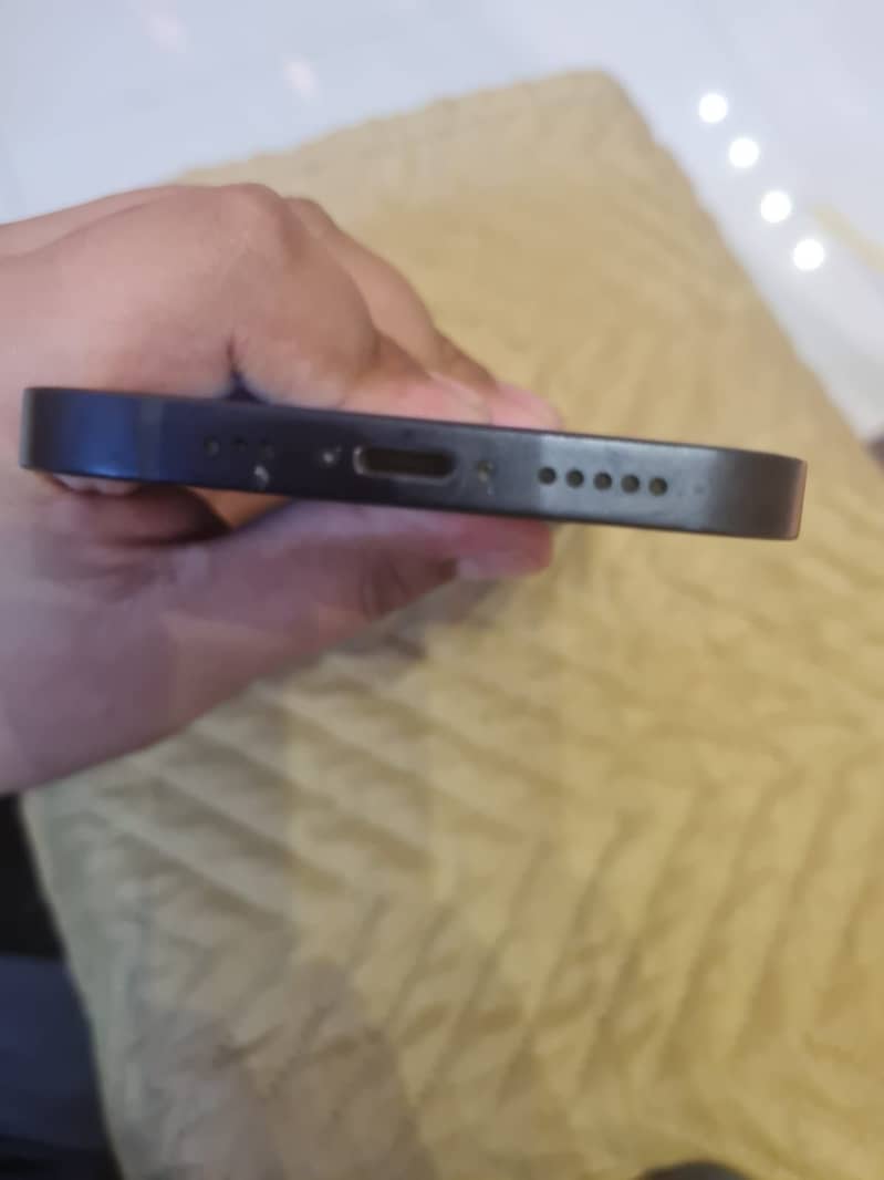 Apple iPhone 12 2