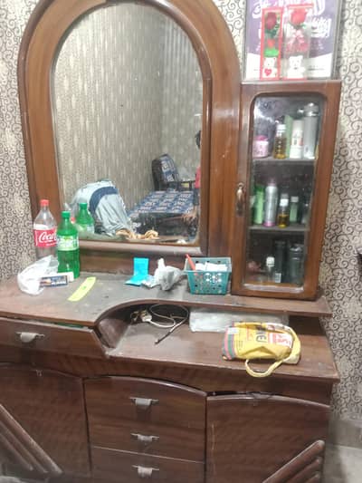singar mail dressing table