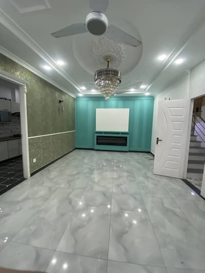 10 Marla Brand New Upper Portion For Rent