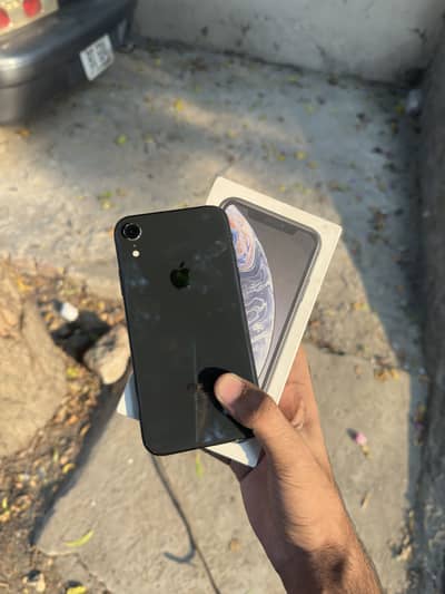iPhone XR  pta with box