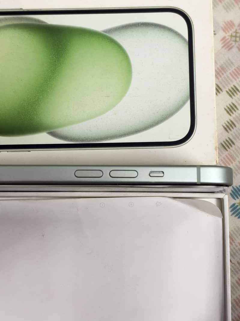 Apple iPhone 15 3