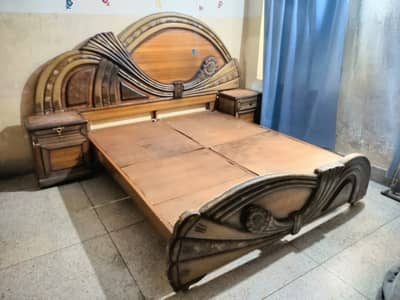 Queen size Double bed with 2 side tables 8/10 condition no break
