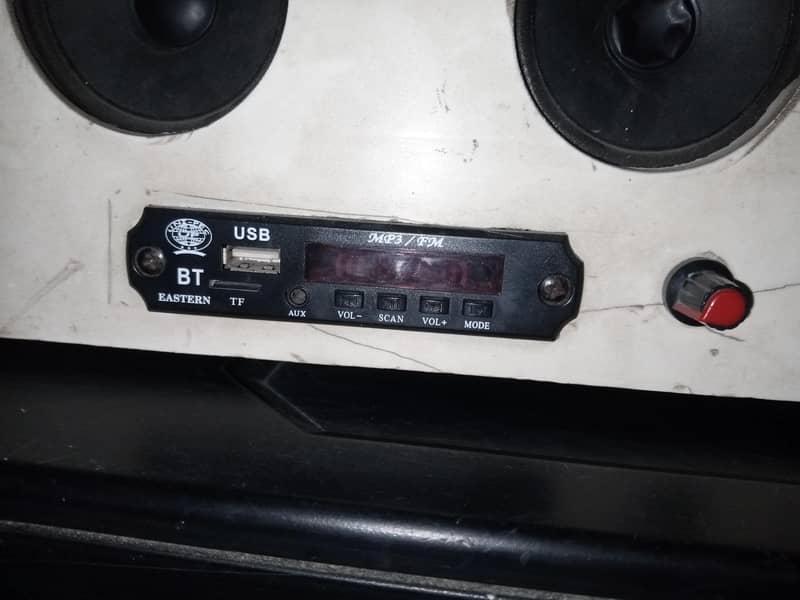 Uni. pec Speaker 2