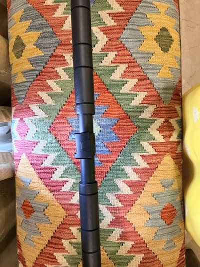 Adjustable no drill doorway pull up bar with rotating lock