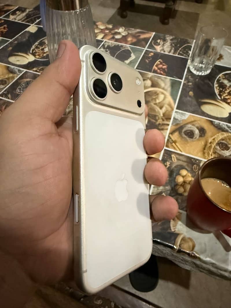 Apple iPhone 17 Pro Max 2