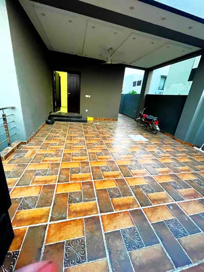 Hot Location! 10 Marla House for Rent in DHA Phase 7 Lahore