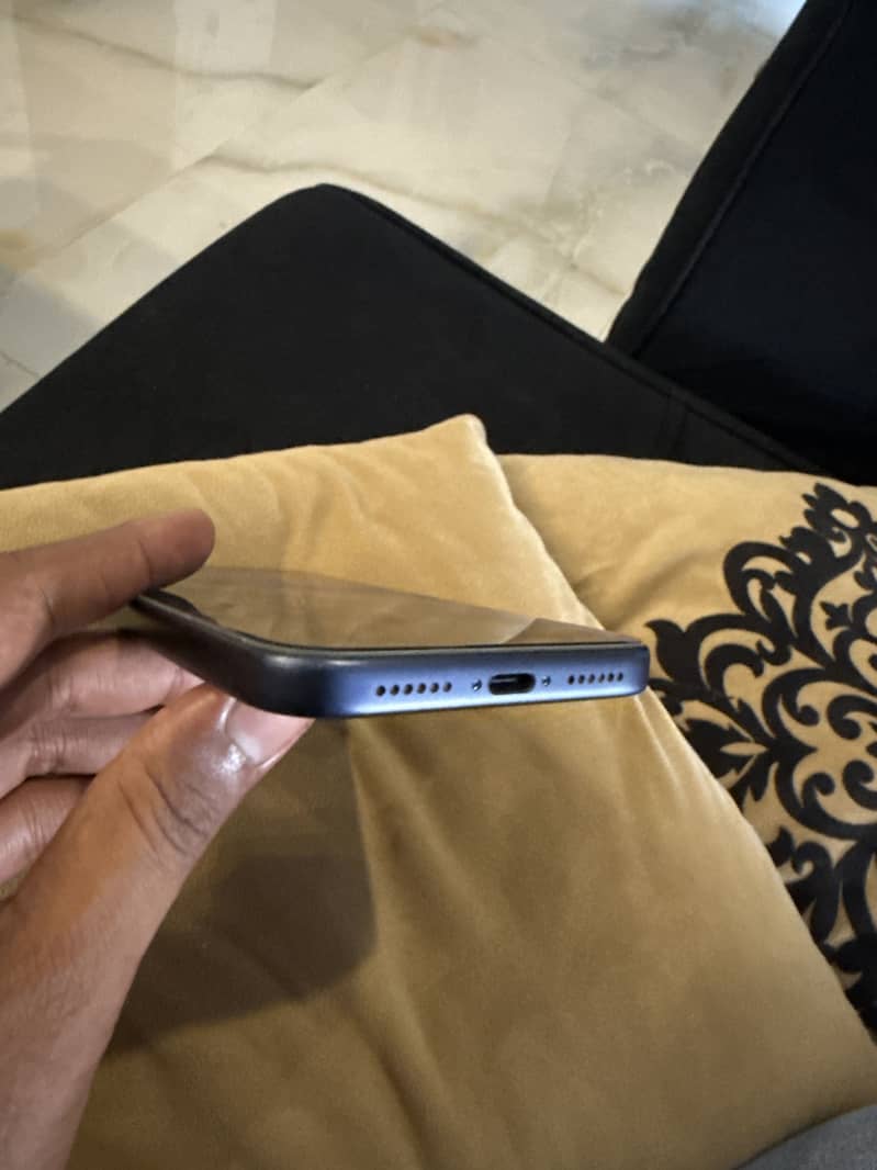 Apple iPhone 17 Pro Max 4