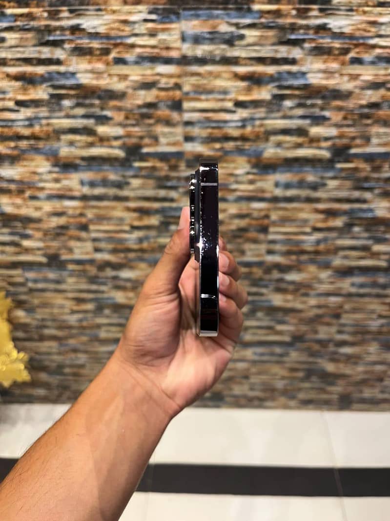 Apple iPhone 14 Pro Max 4