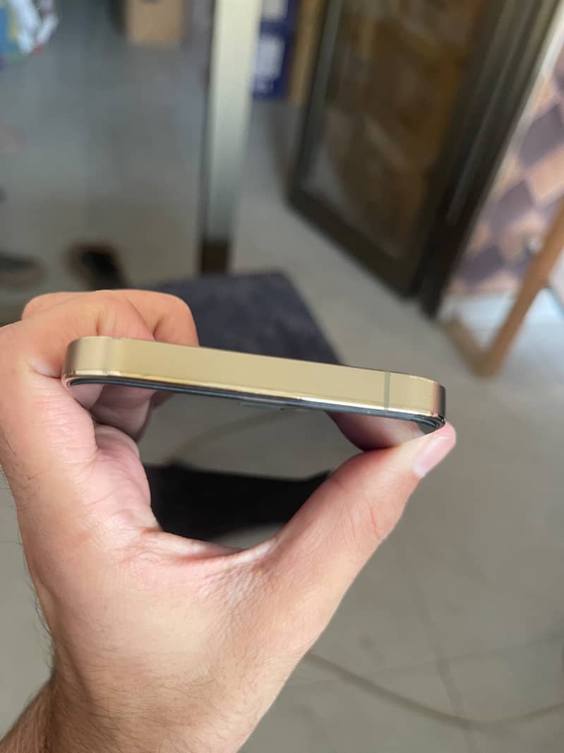Apple iPhone 12 Pro 1