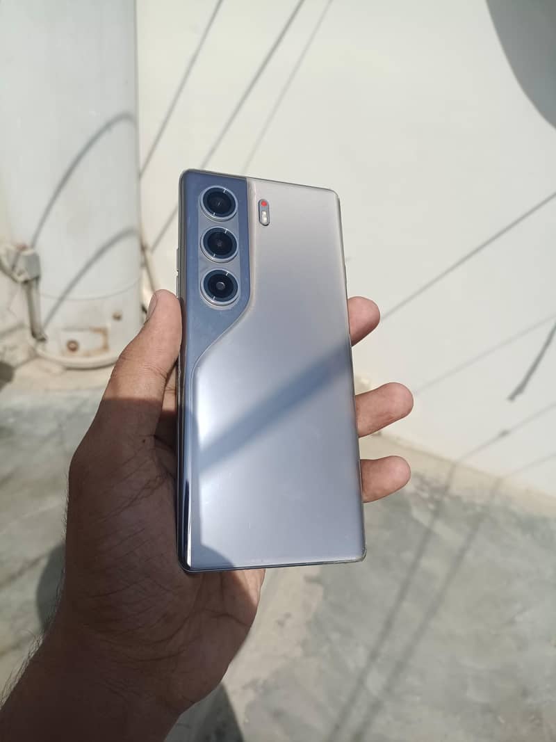 Tecno CAMON 40 Pro 2