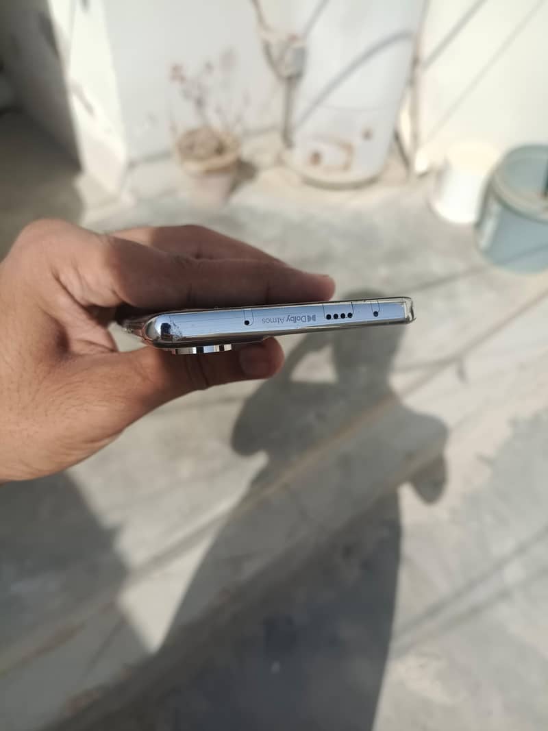 Tecno CAMON 40 Pro 4