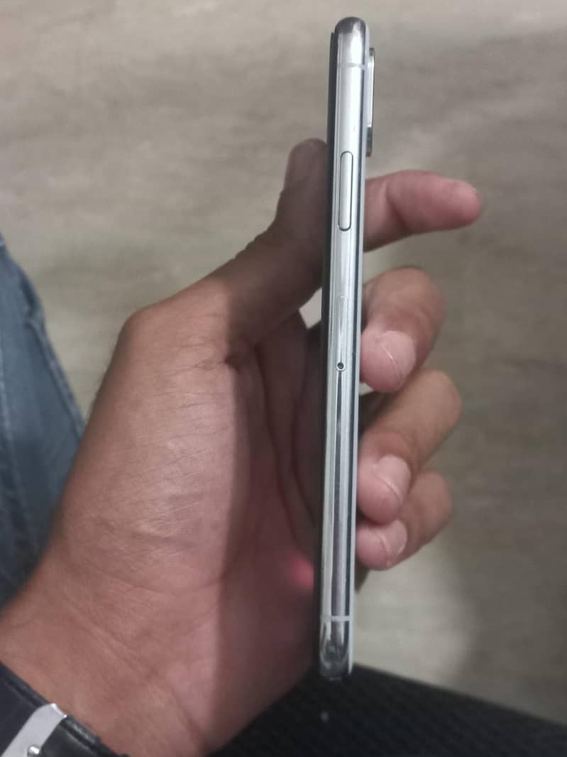 Apple iPhone X 2