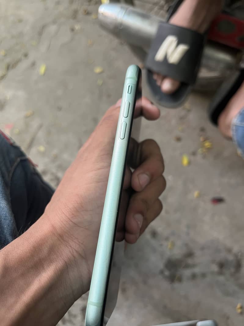 Apple iPhone 11 2