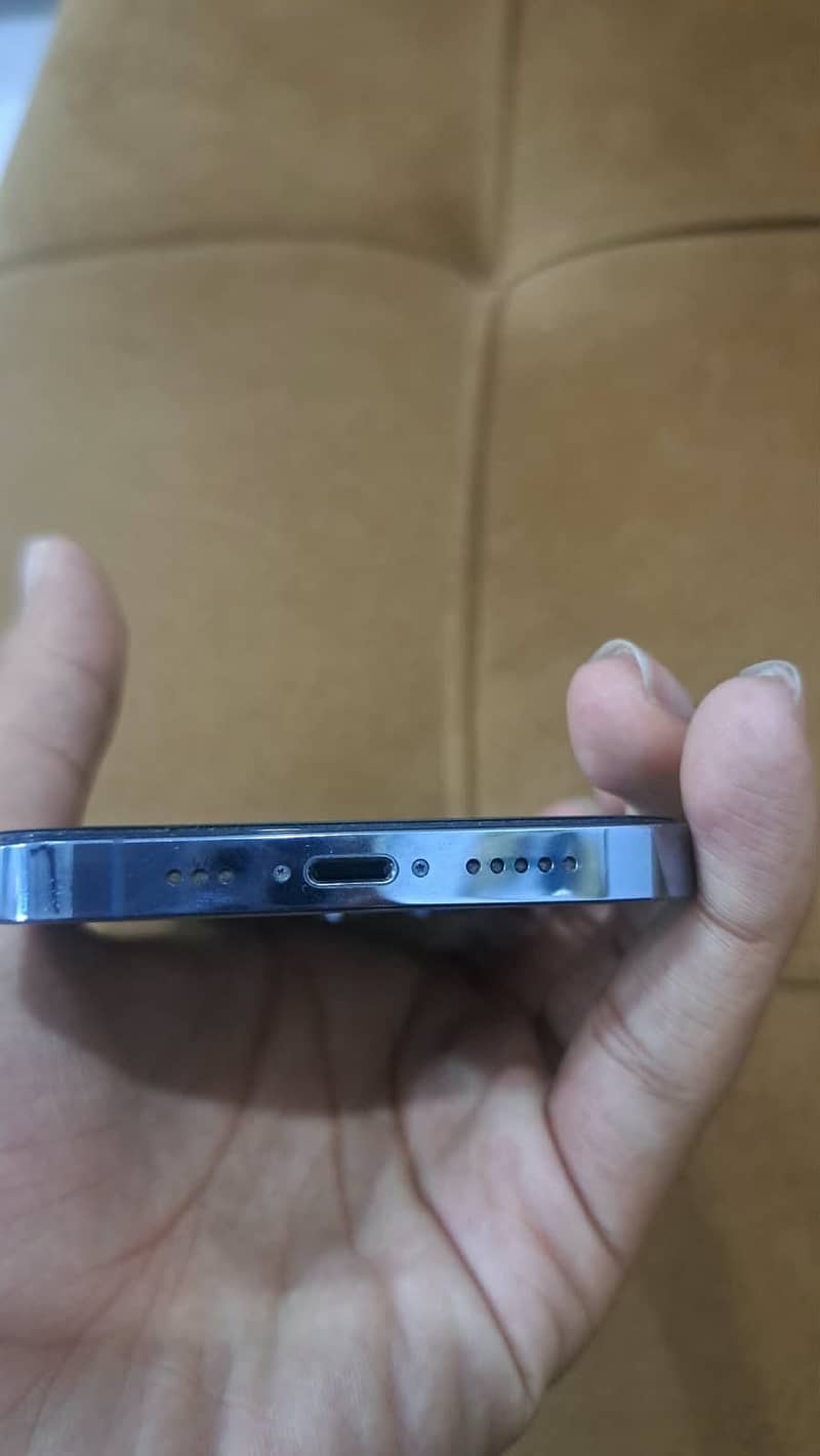 Apple iPhone 13 Pro 4