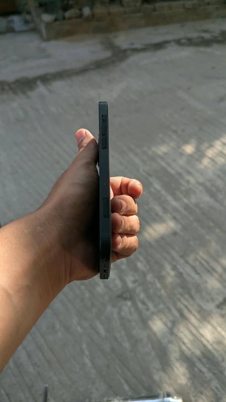 Apple iPhone 12 3