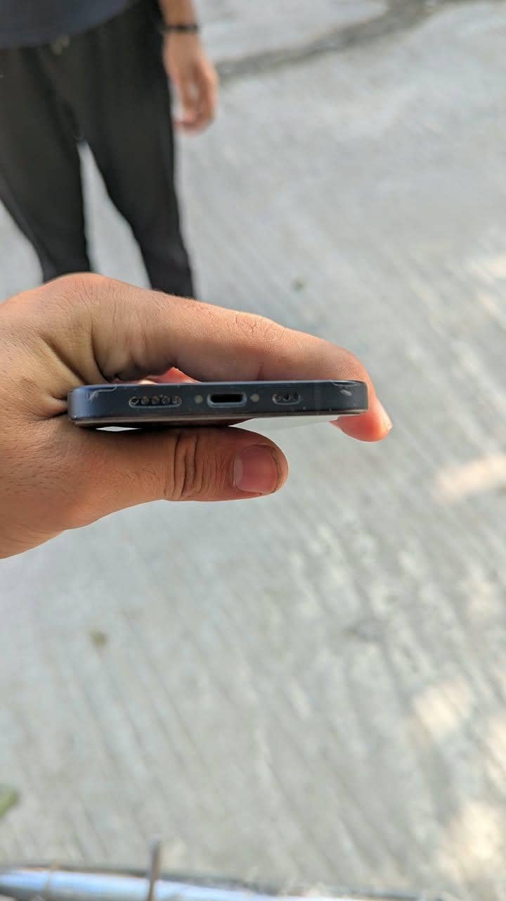Apple iPhone 12 5