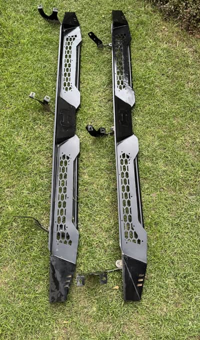 REVO HILUX HAMER SIDE STEP