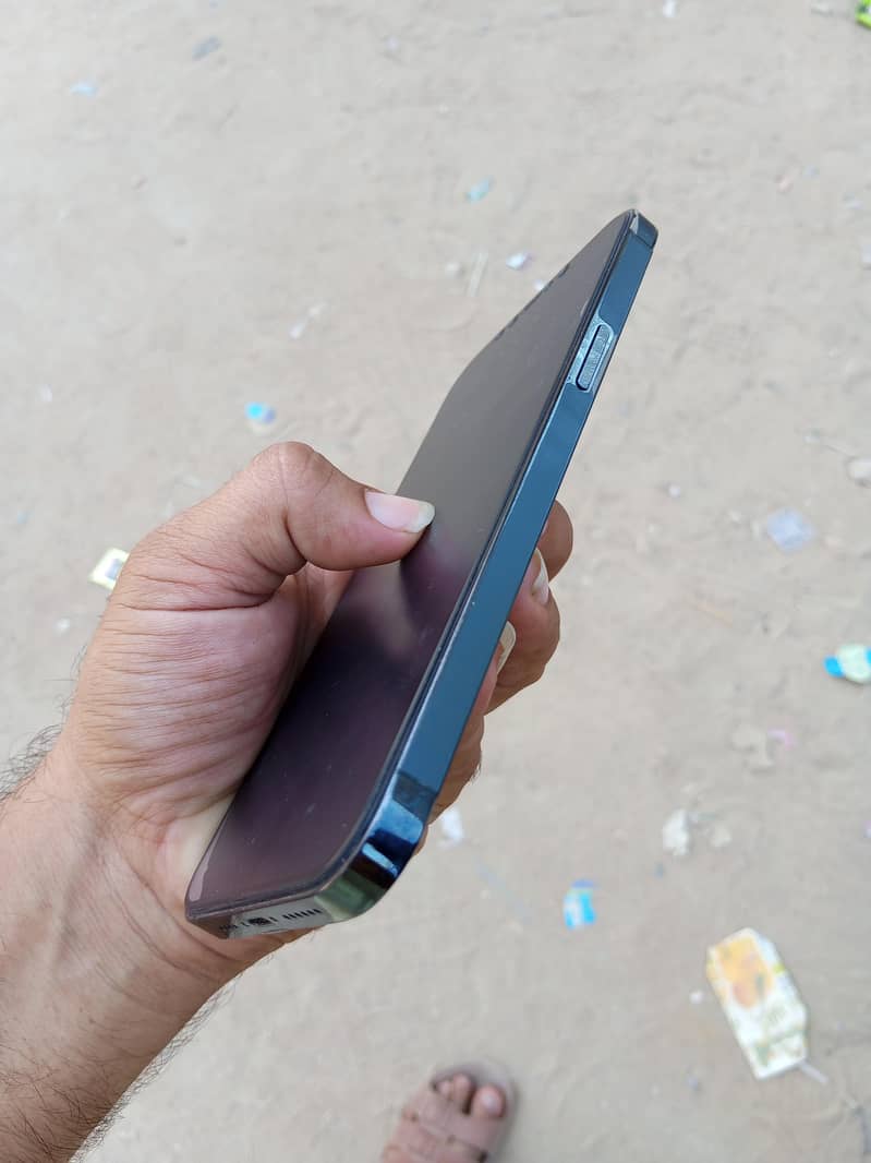 iphone 12 pro max 1