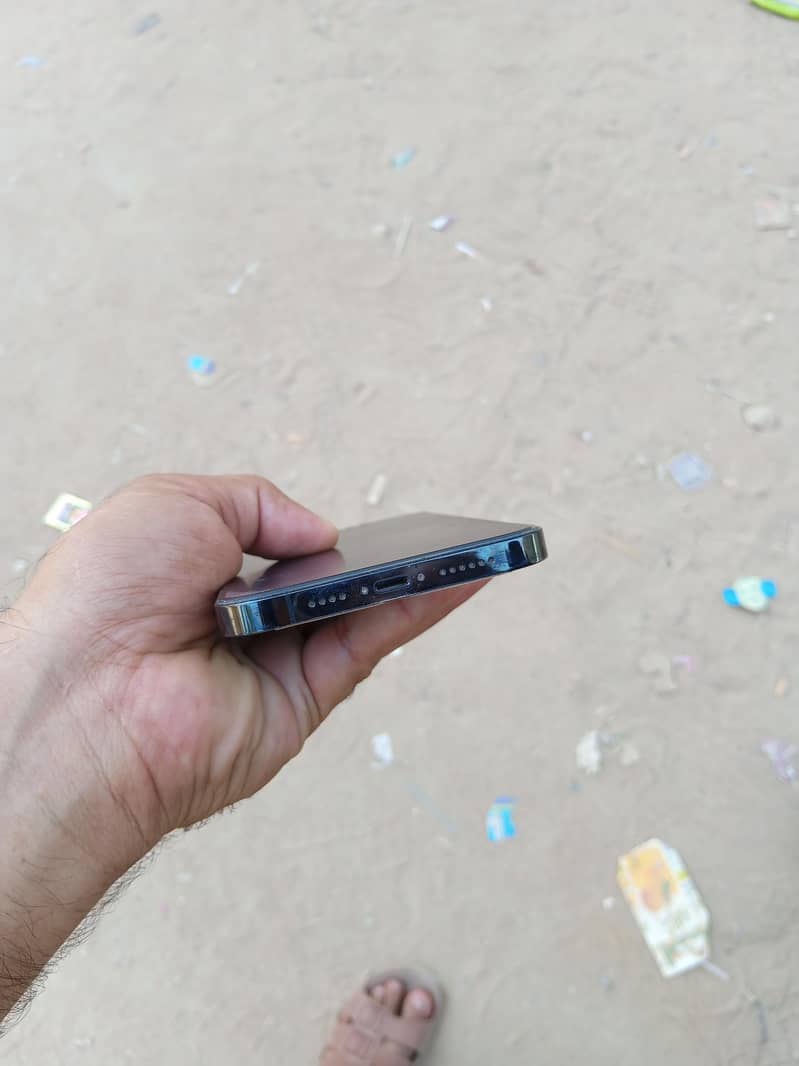 iphone 12 pro max 2