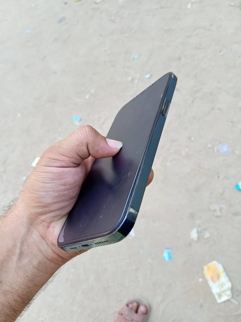 iphone 12 pro max 3