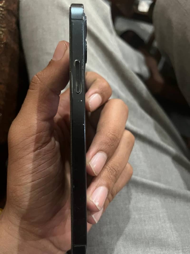 Apple iPhone 12 Pro 1