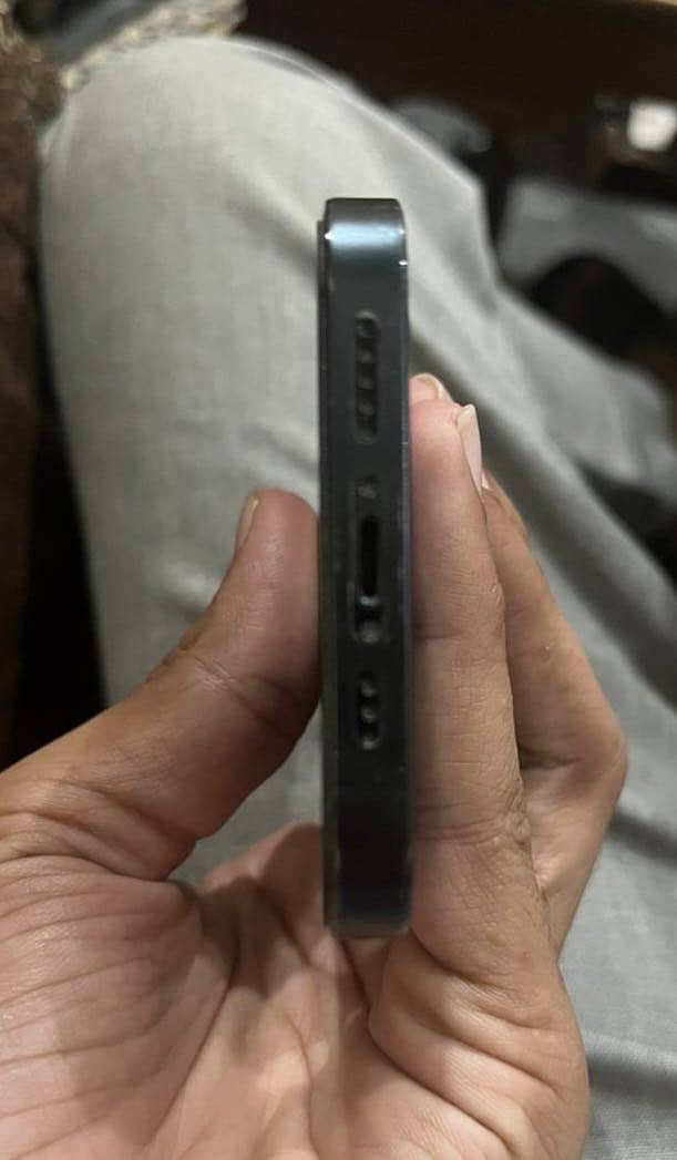 Apple iPhone 12 Pro 4