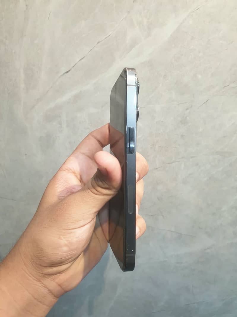 Apple iPhone 13 Pro 1