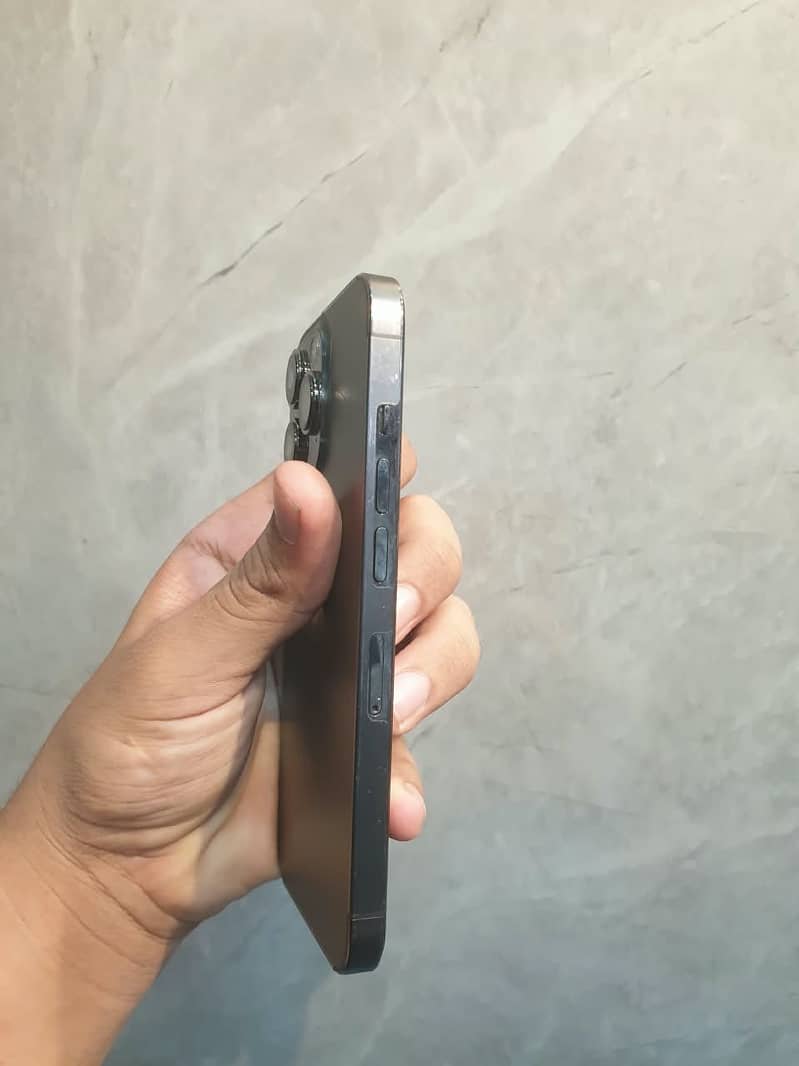 Apple iPhone 13 Pro 4