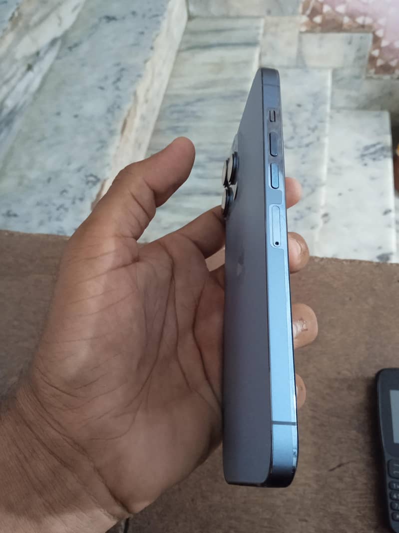 Apple iPhone 13 Pro Max 4