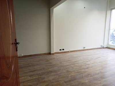 6/MARLA 1ST FLOOR AVAILABLE FOR RANT GOOD LOCATION