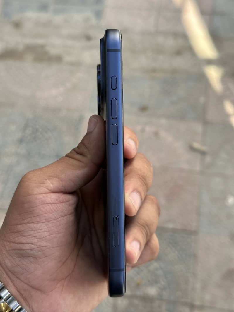 Apple iPhone 17 Pro i cloud 6