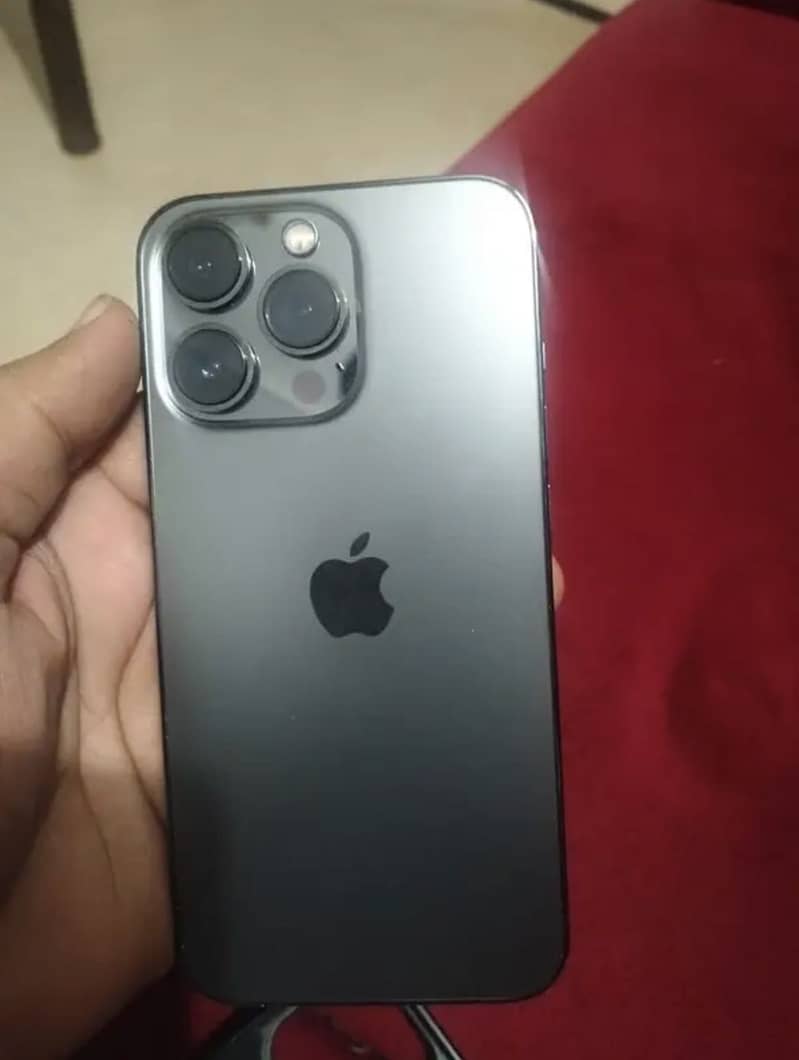 Apple iPhone 13 Pro 2