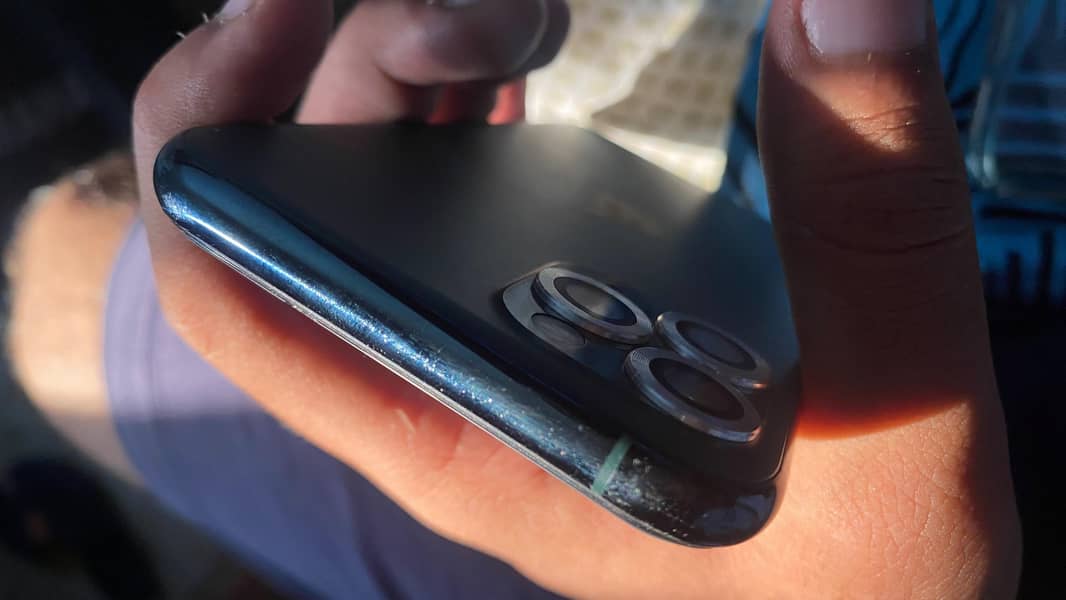 Apple iPhone 11 Pro 2