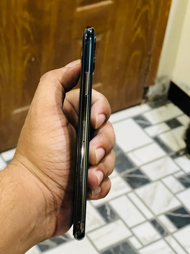 Apple iPhone 11 Pro Max 5