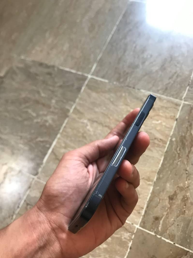 Apple iPhone 12 2