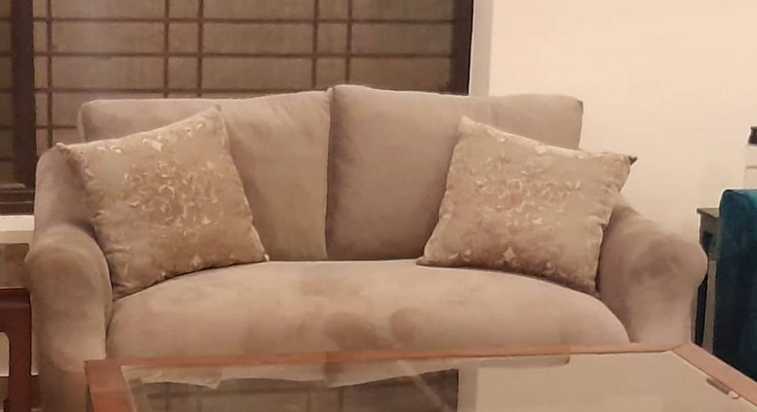 2 seater Sofa 0