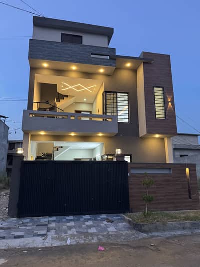 Luxury Owner Built House for Sale | Premium Block | Near Arcade Mall & Main Market | Fully Developed Area with All Facilities | Investor Price | Urgent Sale