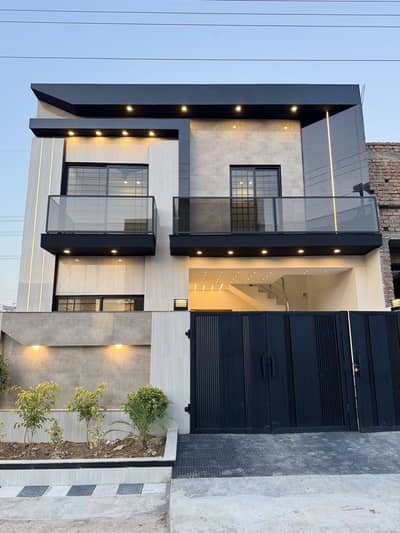 Luxury Owner Built House for Sale | Premium Block | Near Arcade Mall & Main Market | Fully Developed Area with All Facilities | Investor Price | Urgent Sale