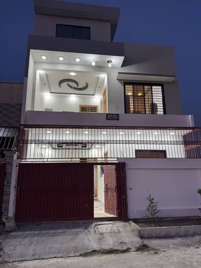 Luxury Owner Built House for Sale | Premium Block | Near Arcade Mall & Main Market | Fully Developed Area with All Facilities | Investor Price | Urgent Sale